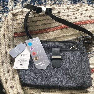 Baggalini 2 in 1 crossbody with pouch shoulder bag